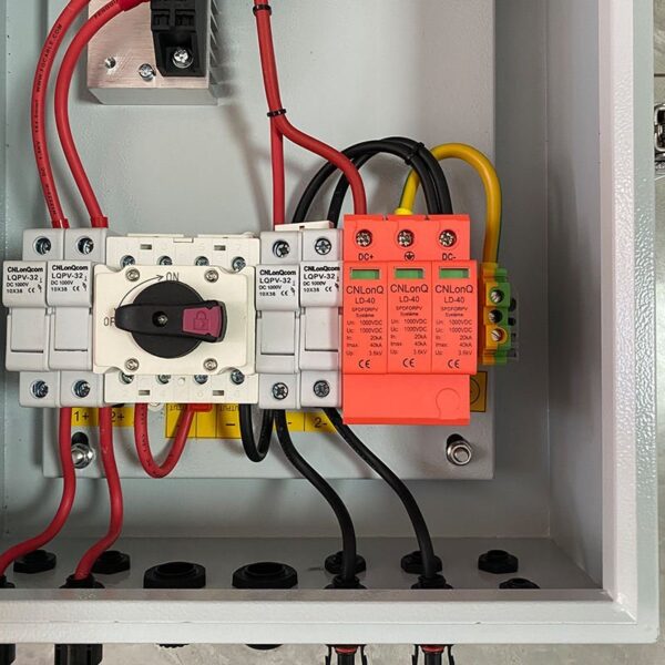 YanGao Box PV Combiner Box Solar System Electrical Distribution Board IP 65 Complete Set Assembly - Image 3