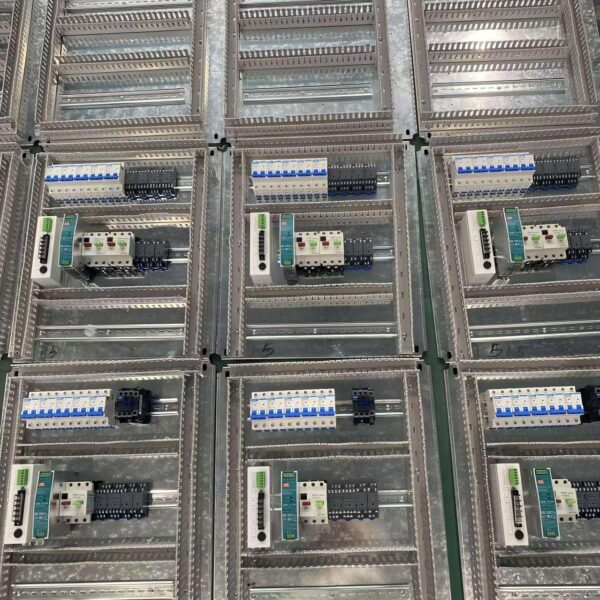 YanGao Box Electrical Panel Switchboard Smart Distribution Equipment Low Voltage Switchgear - Image 3